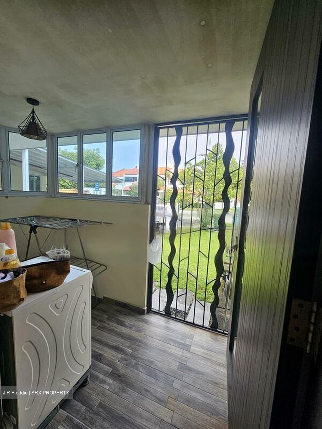 West Coast Drive (D5), Terrace #448153621